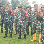 Gotong Royong Gabungan Muspika dalam Rangka Karya Bakti TNI di Desa Sugiharjo