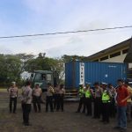 Polres Langkat lakukan Pengamanan pendistribusian Logistik Pemilu 2024 KPU Kabupaten Langkat