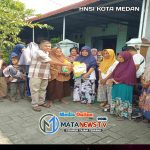 Ketua HNSI Kota Medan, Abdul Rahman dan Relawan Wak Yong Salurkan Bantuan Sembako di Tengah Kenaikan Harga Beras