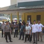Kapolres Langkat Hadiri Keberangkatan Logistik Pemilu 2024 KPU Kabupaten Langkat ke PPK