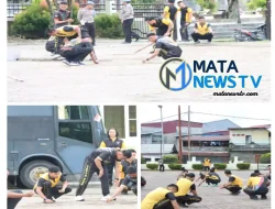 Personil Polres Nias Selatan Lakukan Kegiatan Kurve untuk Lingkungan Mako yang Bersih