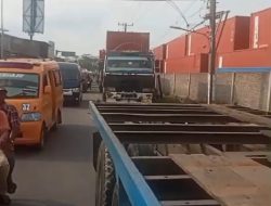 Diduga Rawan Kemacatan, Warga Minta Dishub dan Satlantas Polres Belawan Tertibkan Trucking Yang Parkir di Bahu Jalan