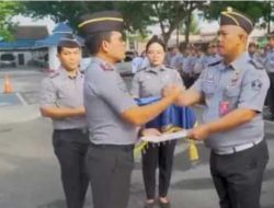 Karutan Kelas 1 Tanjung Gusta Medan Berikan Piagam Penghargaan kepada Staff Terbaik