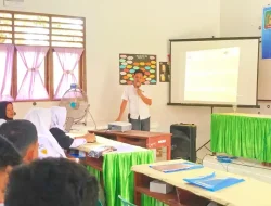 Sat Narkoba Polres Langkat, Kesbangpol, dan BNNK Kab. Langkat Sosialisasikan Bahaya Narkoba di SMA N 1 Wampu