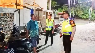 Polsek Padang Hilir Tingkatkan Keamanan Lewat Patroli Blue Light dan Sambangi Warga