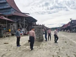 Polres Nias Selatan Tingkatkan Patroli di Desa Adat Bawomataluo Ciptakan Suasana Aman dan Nyaman