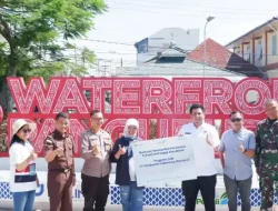 Pelindo Beri Bantuan Kapal Rakit dan Mesin Pencacah Eceng Gondok untuk Danau Toba