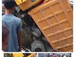 Jembatan Uzur Titi Besi Batang Serangan Amblas Dihantam Dump Truck Overload