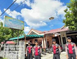 Memberikan Rasa Aman dan Nyaman: Personil Polres Nias Selatan Melaksanakan Patroli di Gereja
