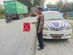 Personil Sat Lantas Polres Batubara Gelar Patroli Kibas Bendera untuk Cegah Kecelakaan dan Kejahatan Jalanan