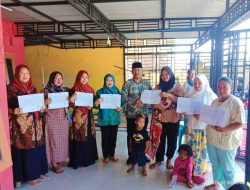 Peningkatan Akses Pelayanan Publik: Desa Paluh Manan Berikan KK Gratis untuk Anak Baru Lahir