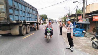 Polsek Indrapura Gelar Operasi Pengaturan Lalu Lintas di Jalinsum Sipare-Pare