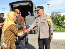 Kapolres Serdang Bedagai AKBP Jhon Sitepu Bagikan 1.000 Paket Sembako kepada Masyarakat
