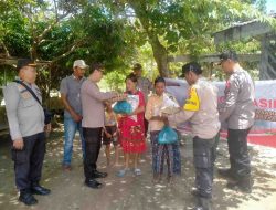 Polsek Tanah Jawa Gelar Program “Minggu Kasih”, Bagikan Bantuan Sembako dan Sosialisasi Kamtibmas