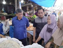 Yusuf-Bayu Dapat Sambutan Hangat dari Pedagang di Pasar Tanjung Morawa