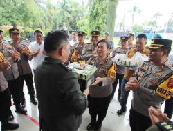 Kapolres Serdang Bedagai Memberikan Kejutan di HUT TNI Ke-79 di Kodim 0204/DS