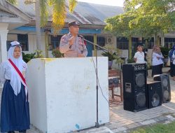 Upacara Bendera Hari Sumpah Pemuda, Polsek Medang Deras Lakukan “Police Go to School” di SMP Negeri 2 Medang Deras