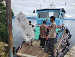 Polres Samosir Kawal Ketat Pendistribusian Logistik Pilkada 2024 Hingga Menyeberangi Danau Toba