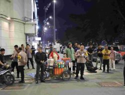 Kapolrestabes Medan dan Pejabat Utama Gelar Patroli Dialogis di Simpang Kesawan untuk Jaga Kamtibmas