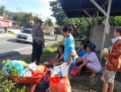 Bhabinkamtibmas Polsek Siantar Marihat Ajak Warga Lumban Binanga Jaga Keamanan Menjelang Pilkada 2024