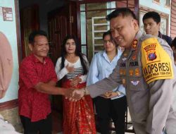 Kapolres Simalungun Kunjungi Keluarga Alm. AIPTU Edison Silalahi Berikan Penghormatan Terakhir