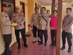 Kapolsek Perdagangan Beri Tali Asih Pada Anggota Yang Sakit