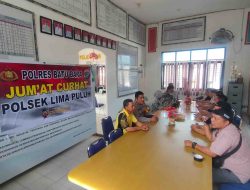 Personel Polsek Lima Puluh Adakan “Jumat Curhat” di Kecamatan Datuk Lima Puluh untuk Jaga Kamtibmas