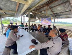 Kapolsek Indrapura Gelar Kegiatan Jumat Curhat di Desa Aras