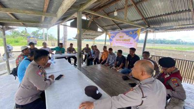 Kapolsek Indrapura Gelar Kegiatan Jumat Curhat di Desa Aras