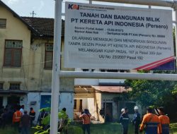 Kapolsek Siantar Barat lakukan Pendampingan Penertiban Aset Rumah Perusahan PT. KAI (Persero)