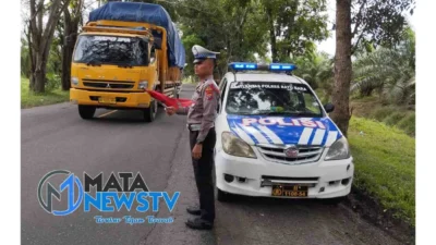 Satlantas Polres Batubara Gelar Patroli Kibas Bendera di Jalinsum untuk Cegah Laka Lantas dan Kejahatan