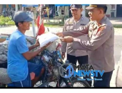Jumat Berkah: Wakapolsek Firdaus Bagikan Bantuan Sosial kepada Warga Kurang Mampu di Sergai