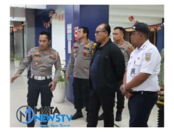 Kapolrestabes Medan Cek Pos Pengamanan Nataru di Stasiun Kereta Api