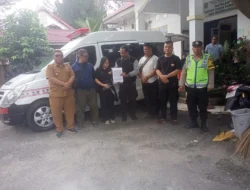 Polsek Serbalawan Serahkan Jenazah Korban Kecelakaan Kereta Api kepada Keluarga