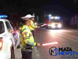 Polres Batu Bara Laksanakan Patroli Blue Light untuk Ciptakan Keamanan Lalu Lintas
