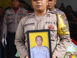 Polres Pematangsiantar Laksanakan Persemayaman AIPTU Jhon Edi Sipayung Dengan Tradisi Kepolisian