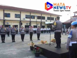 Kapolres Pematangsiantar Berikan Penghargaan kepada 5 (Lima) Personel Terbaik dalam Operasi Lilin Toba 2024