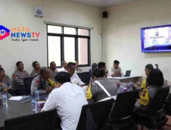 Zoom meeting :  Kapolres Pematangsiantar Ikuti Rapat Program MBG Bersama Wakapolda Sumut dan Pejabat Utama