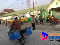 Personel Polsek Labuhan Ruku Gelar Strong Point Pagi, Pastikan Kelancaran Lalu Lintas di Tanjung Tiram