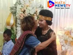 Kepedulian Warga Kampung Salam,  Kepling XII Serahkan Bantuan Sosial untuk Keluarga Duka