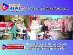 Ramadhan Jumat Berkah, Polsek Teluk Mengkudu Polres Sergai Gelar Bakti Sosial Door to Door