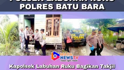 Kapolsek Labuhan Ruku Bagikan Takjil Door to Door kepada Kaum Dhuafa di Bulan Ramadhan,