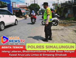 Jelang Lebaran, Bhabinkamtibmas Polsek Bosar Maligas Kawal Arus Lalu Lintas di Simpang Sinaksak