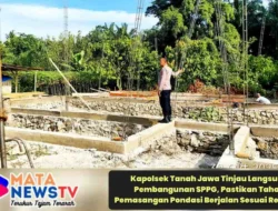 Kapolsek Tanah Jawa Tinjau Langsung Pembangunan SPPG, Pastikan Tahap Pemasangan Pondasi Berjalan Sesuai Rencana