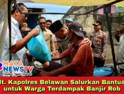 Plt. Kapolres Belawan Peduli Warga Terdampak Banjir Rob, Salurkan Bantuan Sembako