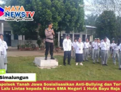 Kapolsek Tanah Jawa Sosialisasikan Anti-Bullying dan Tertib Lalu Lintas kepada Siswa SMA Negeri 1 Huta Bayu Raja