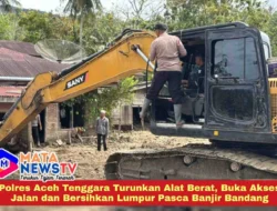 Polres Aceh Tenggara Turunkan Alat Berat, Buka Akses Jalan dan Bersihkan Lumpur Pasca Banjir Bandang