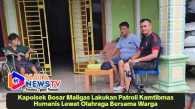 Kapolsek Bosar Maligas Lakukan Patroli Kamtibmas Humanis Lewat Olahraga Bersama Warga
