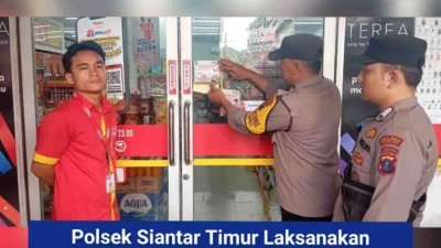 Polsek Siantar Timur Laksanakan Sambang Kamtibmas dan Tempel Stiker Call Center 110