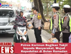 Polres Karimun Bagikan Takjil kepada Masyarakat, Wujud Kepedulian di Bulan Ramadan